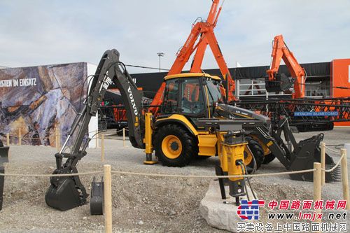 沃尔沃建筑设备新品展示