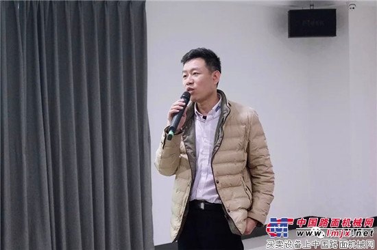 泉工股份让学习常态化 吴洪刚博士“互联网时代市场营销创新”培训圆满结束