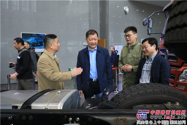 东风商用车举办智能网联技术论坛  L4智能卡车首次公开亮相